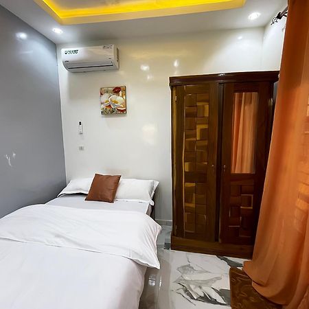 Villa Adja Nafy A Saly Gandigal Bagian luar foto