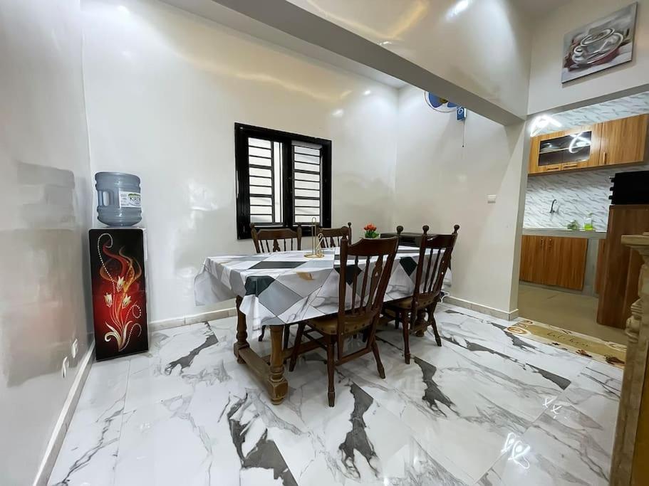 Villa Adja Nafy A Saly Gandigal Bagian luar foto