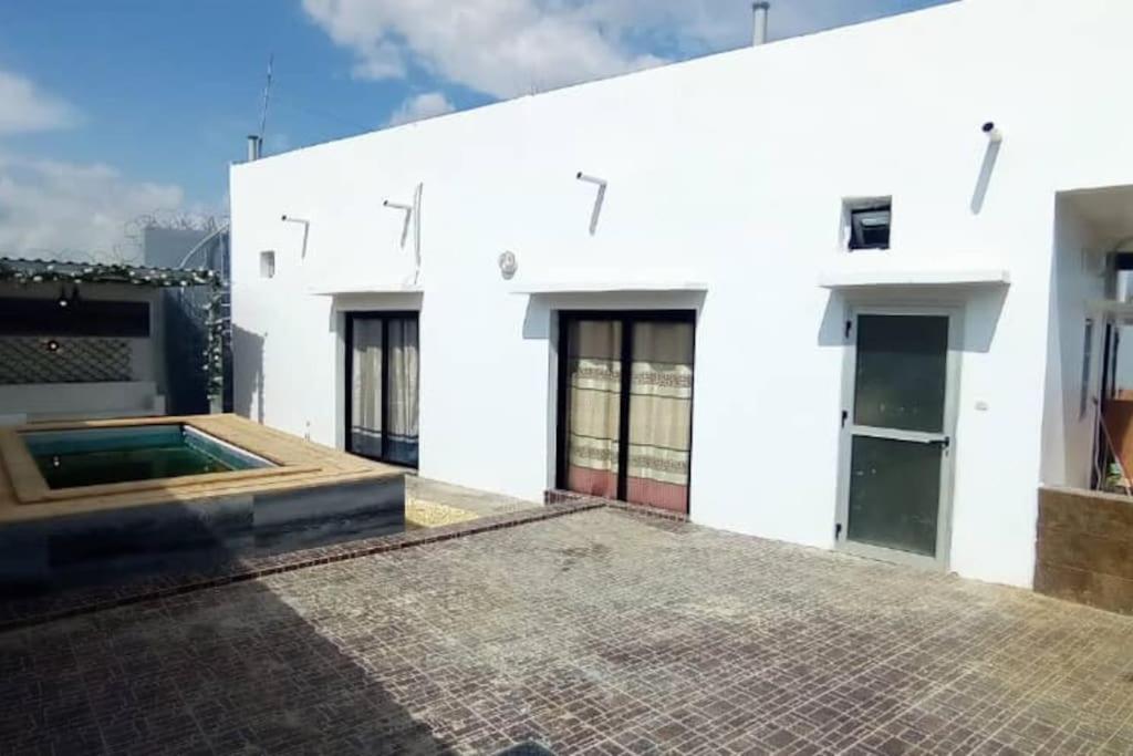 Villa Adja Nafy A Saly Gandigal Bagian luar foto
