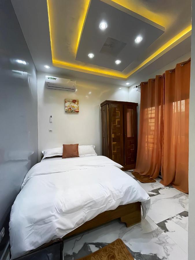 Villa Adja Nafy A Saly Gandigal Bagian luar foto