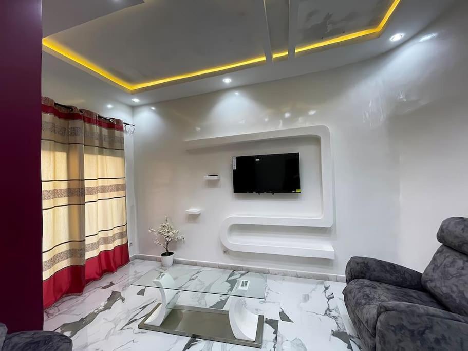 Villa Adja Nafy A Saly Gandigal Bagian luar foto