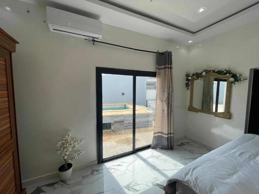 Villa Adja Nafy A Saly Gandigal Bagian luar foto