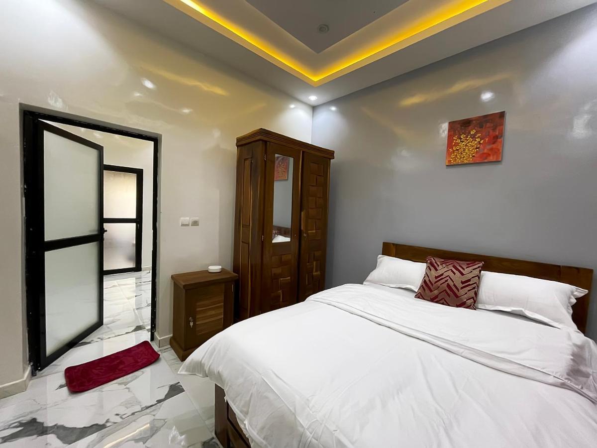 Villa Adja Nafy A Saly Gandigal Bagian luar foto